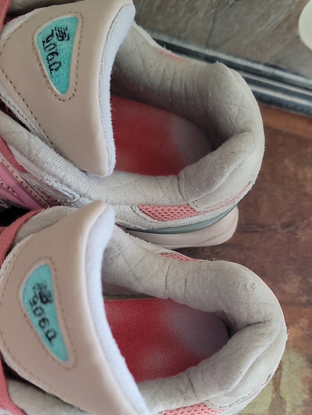 ๐ฅ Rare New Balance 9060 'Inside Voices' "Penny Cook Pink" Wmns 7 Good Conditon. - Picture 16 of 16